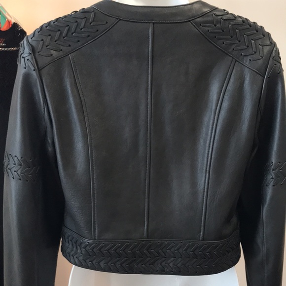Guess 100% leather cropped jacket. - Picture 5 of 10